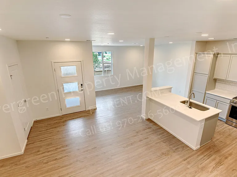 4954 Denys Dr — Photo 13