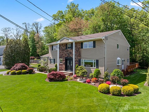 2nd image of 21 Colonial Dr