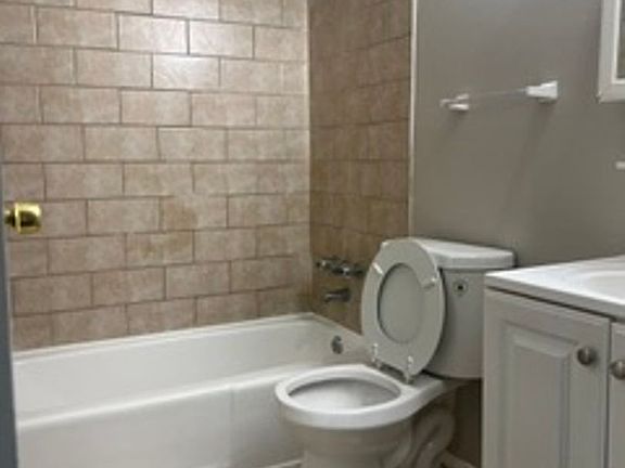4th image of 5600 Leiden Rd APT 2B