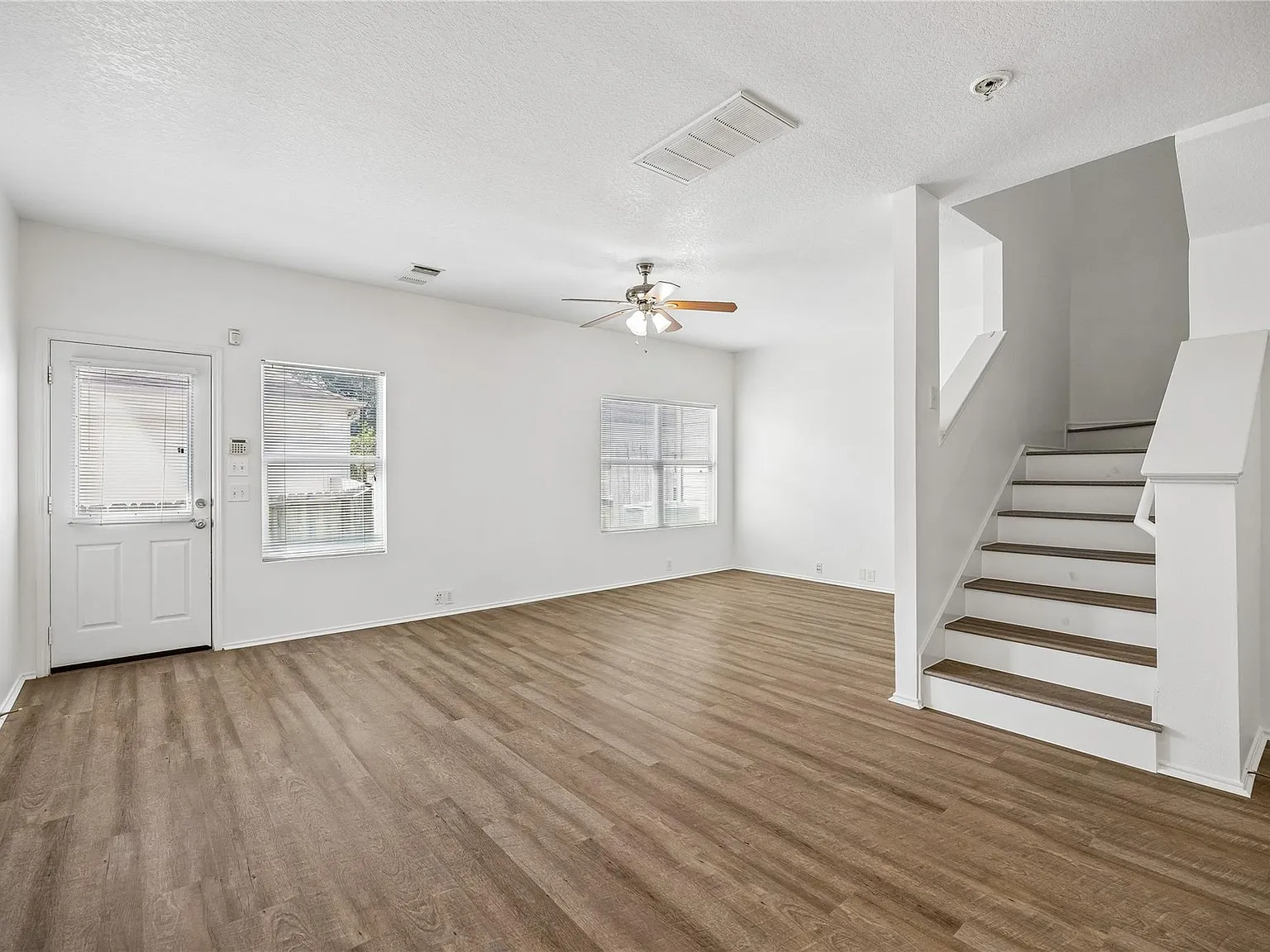 2 bed, 2.5 bath, 1680 sqft, $1,850 — Photo 4