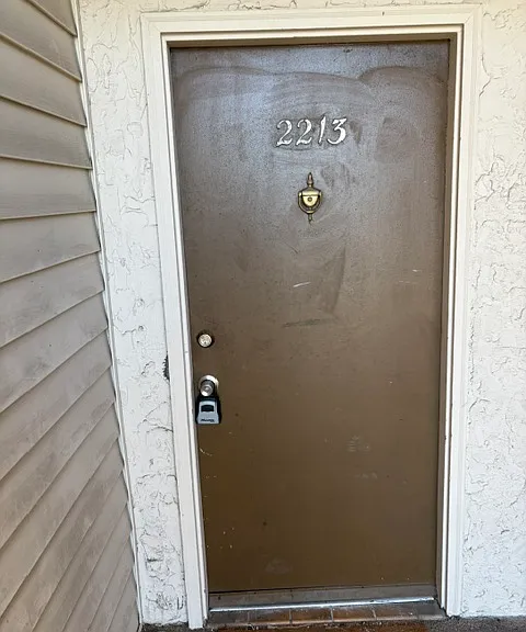 2213 65th Ave N — Photo 1