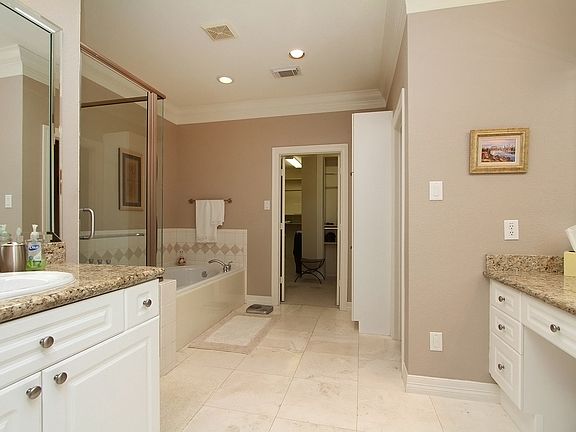 DOUBLE SINKS W/ GRANITE