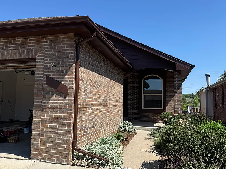 2916 Troxell Ave — Photo 2