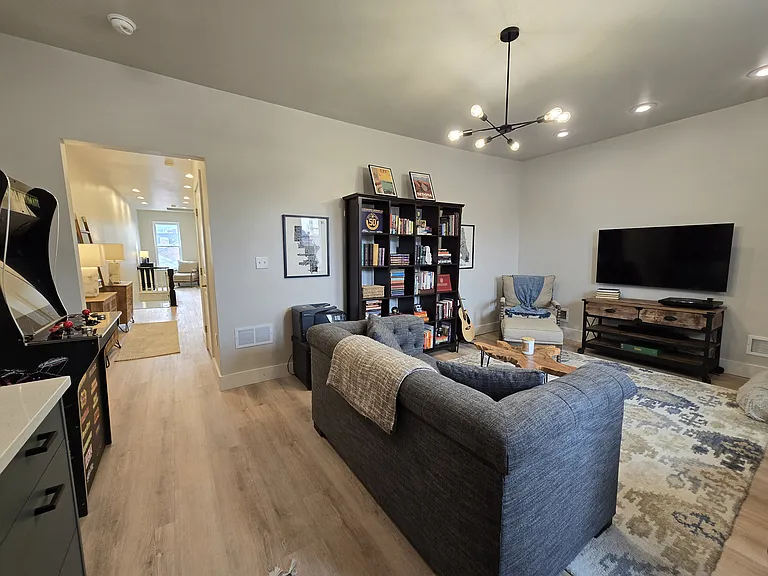 700 N Taylor Ave #2 — Photo 41