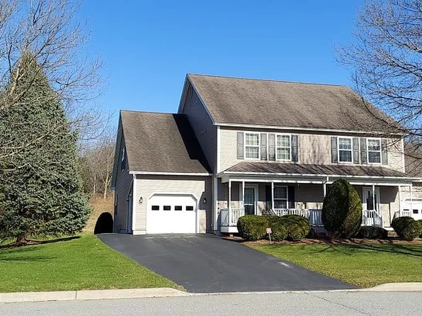 2 Giles Dr, Essex Junction, VT 05452