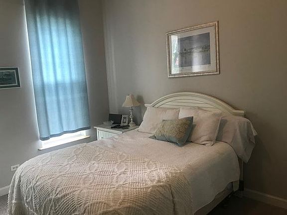 5th image of 1875 N Milwaukee Ave #2