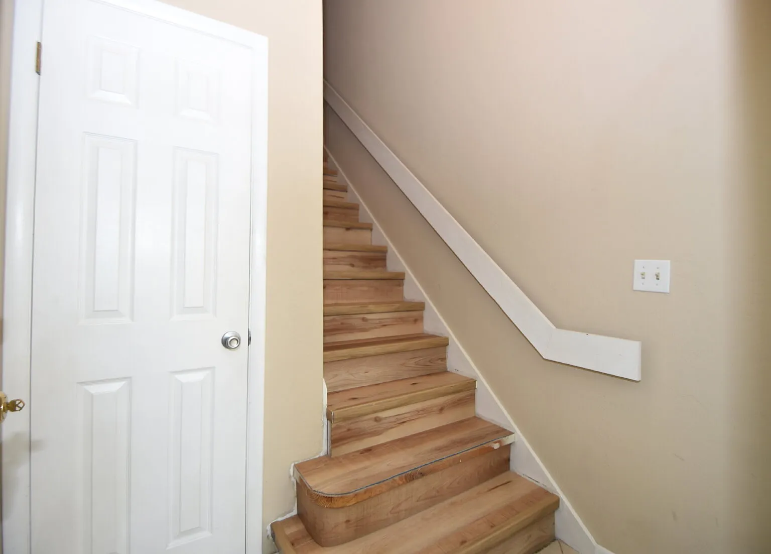 2 bed, 1.5 bath, 912 sqft, $1,595 — Photo 3
