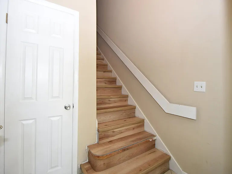 6 Broadmore Cir — Photo 3