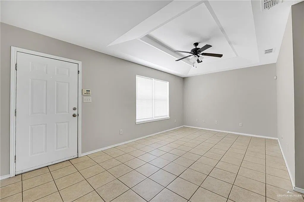 601 Agate St — Photo 3