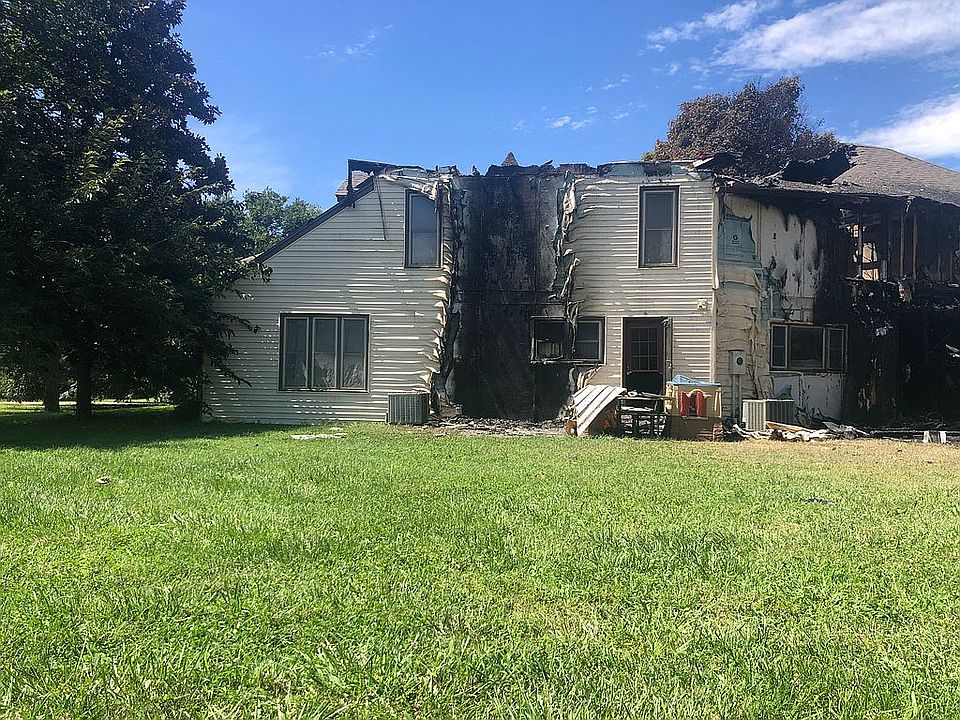 1st image of 20 Lakewynds Dr