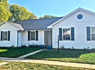 1913 E Newport Dr, Urbana, IL 61802