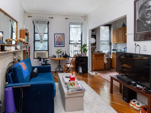 73 Monroe Street image 8 of 13