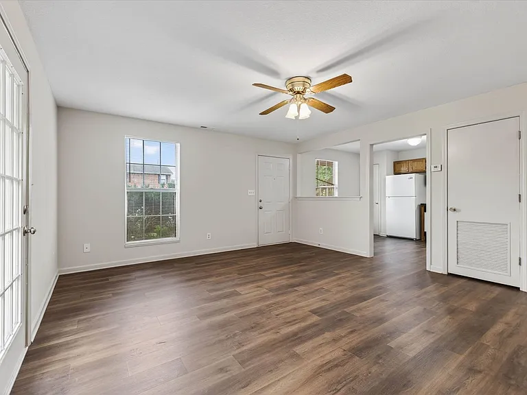 Waters Edge Drive-1851 (x4) — Photo 6