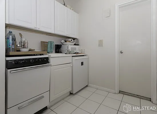 Rented by Halstead Real Estate | media 4