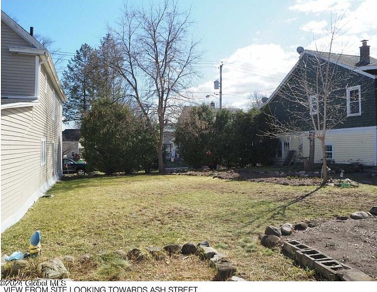 2nd image of 37 Ash Street