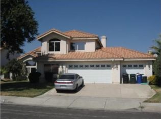 2412 W Via Verde Dr, Rialto, CA 92377