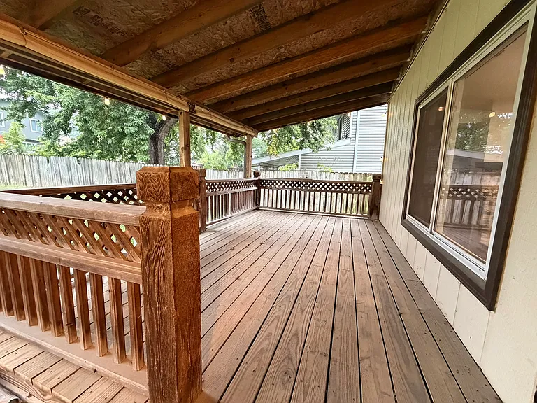 904 Kountze Memorial Dr — Photo 2