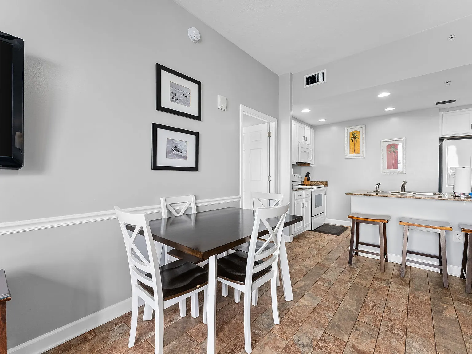 2 bed, 1076 sqft, $2,600 — Photo 4