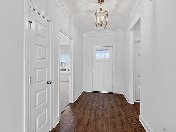 3rd image of 224 Allie Loop