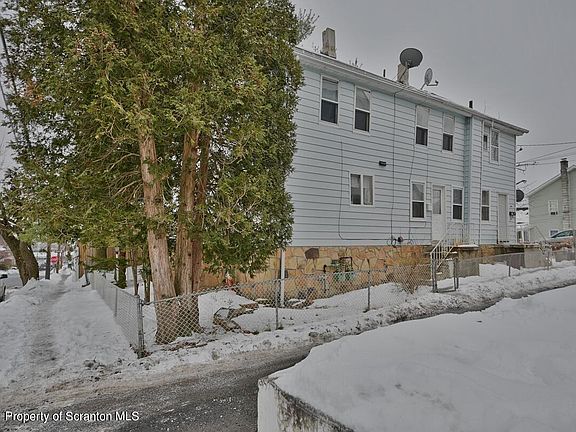 2nd image of 1313 Pettibone St