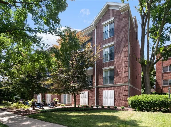 2536 McDaniel Ave #402, Evanston, IL 60201