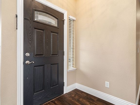 4th image of 1709 Summer Creek Ln