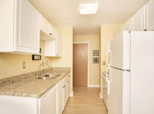 4530 Park Commons Dr APT 312, Saint Louis Park, MN 55416