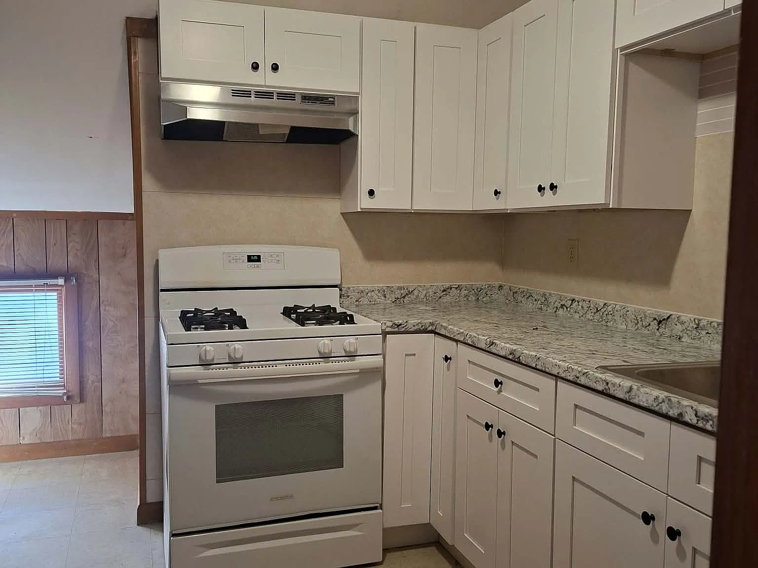 2 bed, 1070 sqft, $1,700 — Photo 1