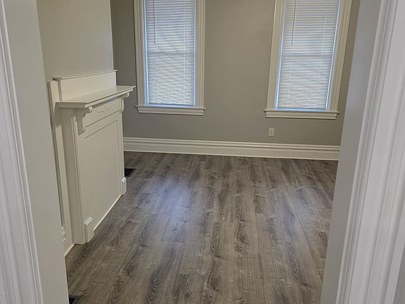 5th image of 413 Stanton Ave