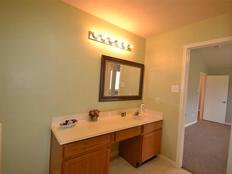 5126 Riverwood Dr — Photo 32