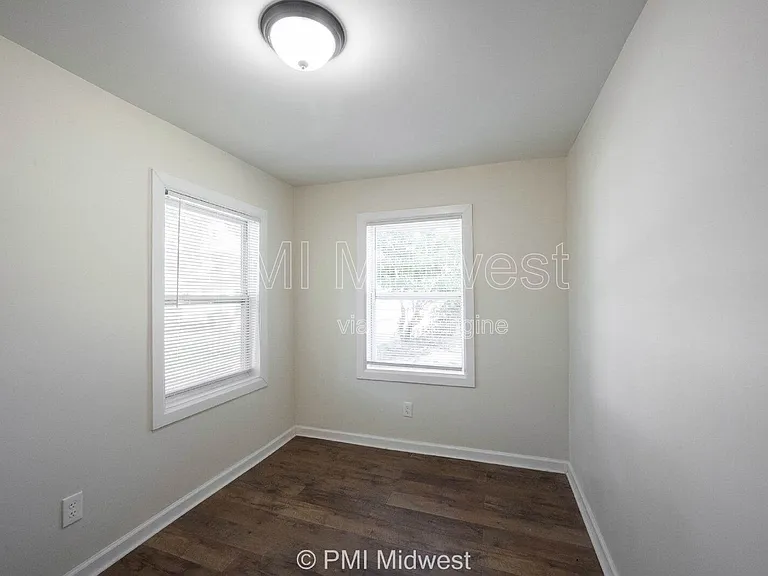 512 N Chester Ave — Photo 14