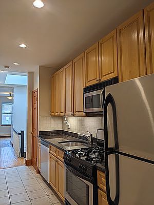 2nd image of 3226 36th St #2