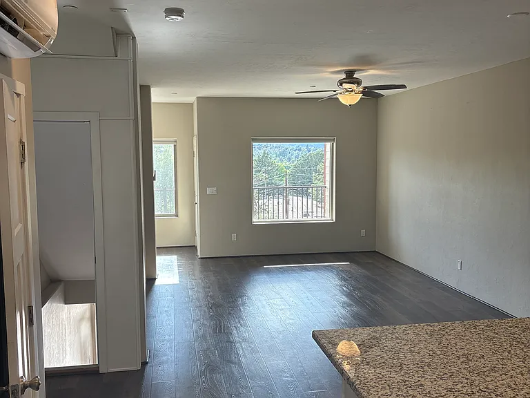 321 S Pleasant St #B — Photo 3