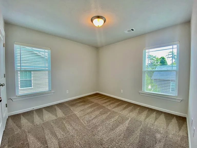 1895 Butternut Dr — Photo 8