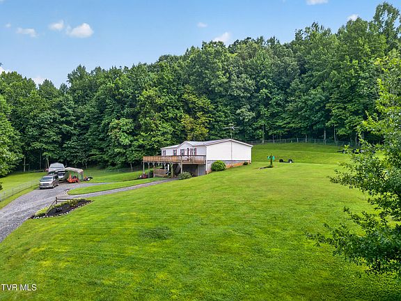 5th image of 860 Iron Bridge Rd