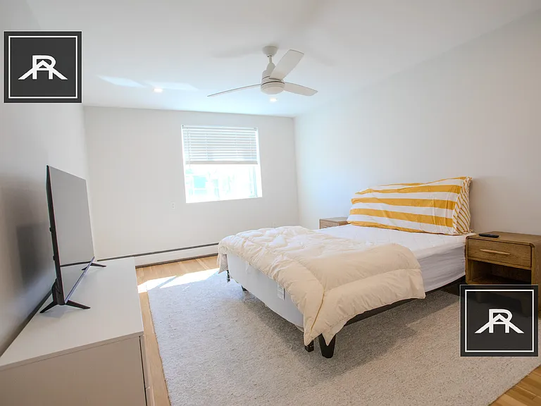 50 Green St #403 — Photo 11