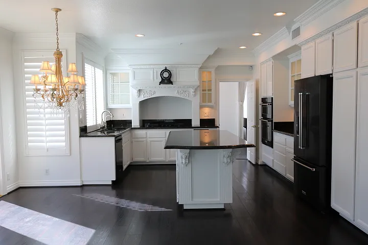14049 Claremont Ln — Photo 13