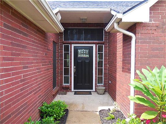 2nd image of 3930 E Peach Hollow Cir