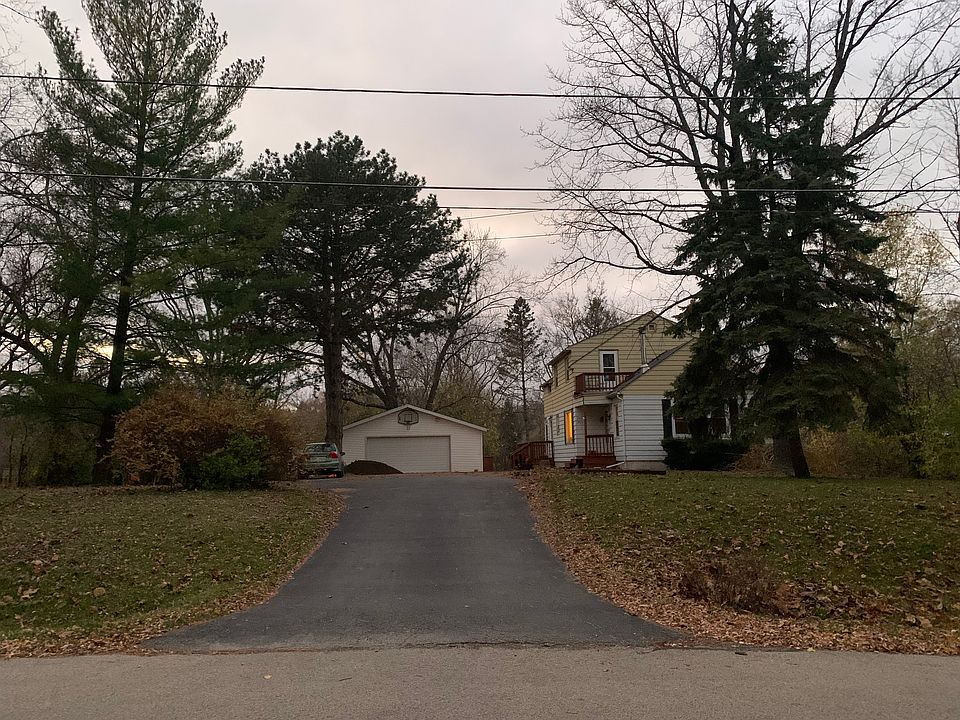 1st image of 2959 S 128th St