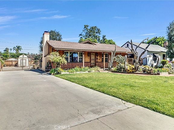 2nd image of 4685 Rosewood Pl