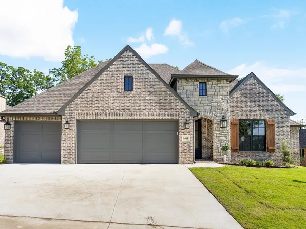 1604 Pinecrest Dr, Claremore, OK 74017