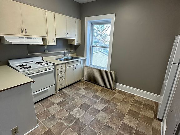 2nd image of 1427 Hampshire St #B301097f1