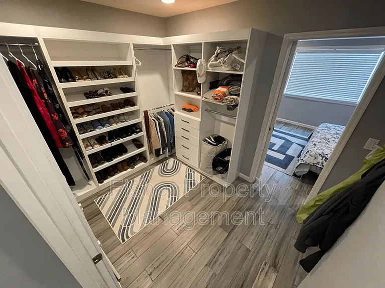 1500 Rustling Cedar Ln — Photo 11