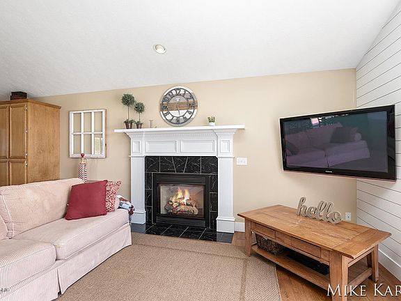 3rd image of 10605 Antelope Dr