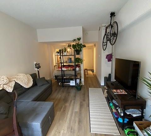 3rd image of 1551 Bay St #163
