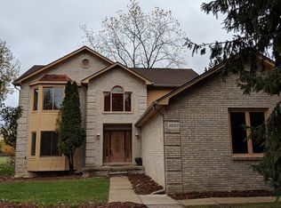 37077 Hanson Dr, Sterling Heights, MI 48310