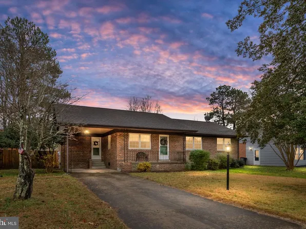 128 11th St, Colonial Beach, VA 22443