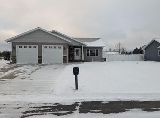 706 9th St NE, Perham, MN 56573