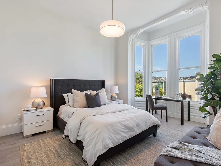 1329 S Van Ness Ave — Photo 46
