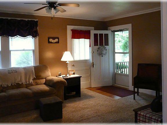 3rd image of 236 Rockwood Dr